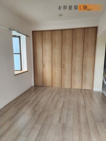 レジデンシャルウエストサイドの洋室|同物件、別部屋写真