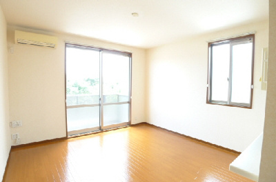 【居間・リビング】 | 【シャーメゾン】グランドゥール桜木Ⅰ | 広々明るいリビングダイニング