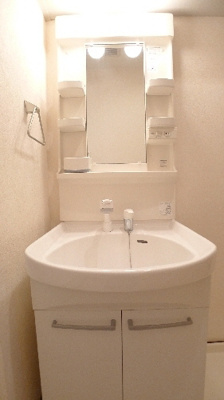 【独立洗面台】 | 【シャーメゾン】グランドゥール桜木Ⅰ | 時間のない朝でもシャンプーができます