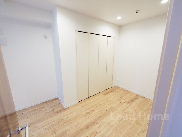 【洋室】 | 目黒区東が丘2丁目 | 1階洋室（約6.2帖）。クローゼット付きです。