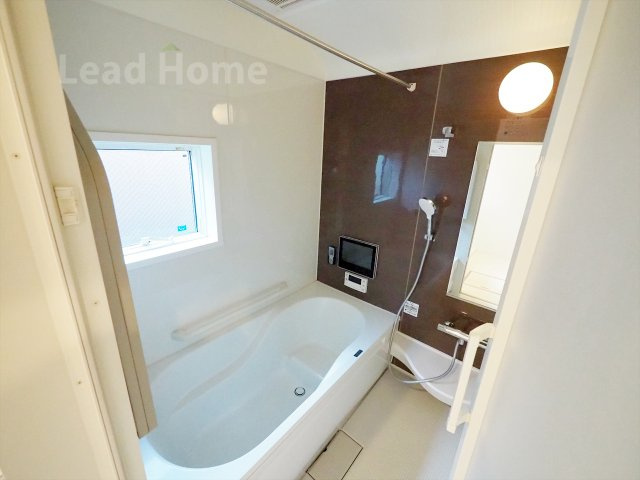 【浴室】 | 目黒区東が丘2丁目 | 1日の疲れを癒せるバスルーム。2023年10月に浴室水栓交換済み。