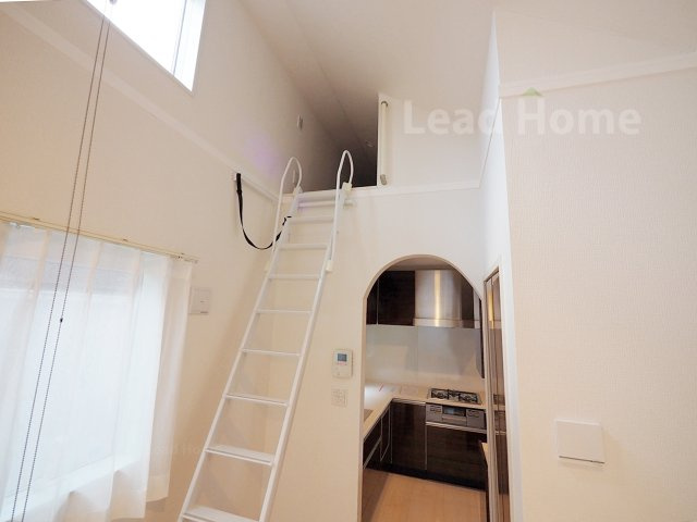 【収納】 | 目黒区東が丘2丁目 | 約6.5帖の奥行きのある小屋裏収納です。