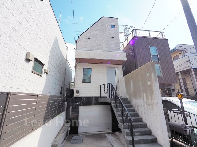 【外観】 | 目黒区東が丘2丁目 | 2023年10月内外装リフォーム済です。ご内覧お待ちしております。