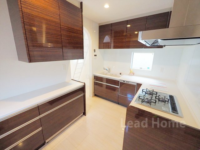 【キッチン】 | 目黒区東が丘2丁目 | 収納豊富でキッチン周りがスッキリ片付きます。