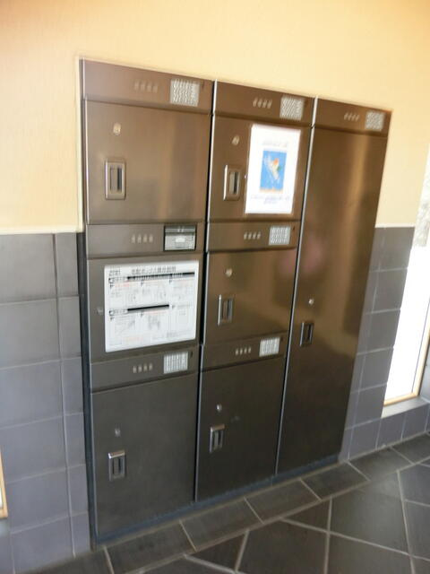 ベルメゾン南篠崎ユニゾンのその他共用部分|不在時にも安心の宅配ボックス