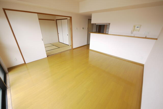 ベルメゾン南篠崎ユニゾンの居間・リビング|使い安い形のリビング