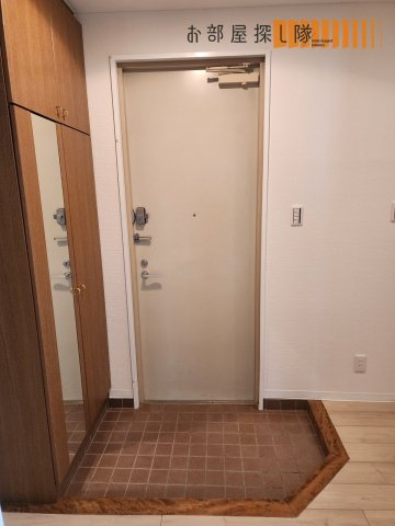 レジデンシャルウエストサイドの玄関