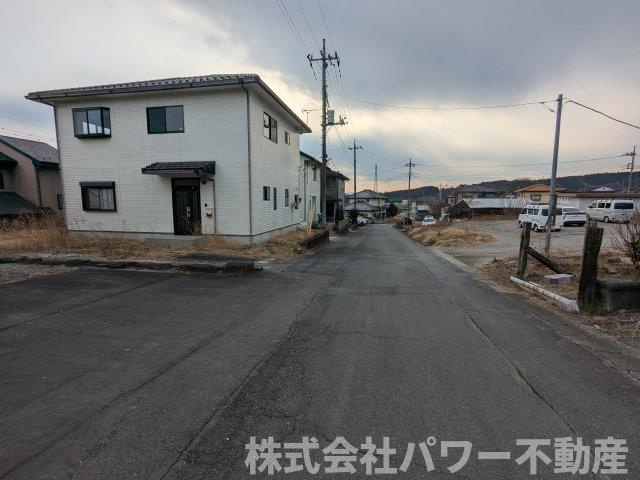 中古戸建　箕郷町矢原の前面道路含む現地写真|前面道路含む現地写真です
