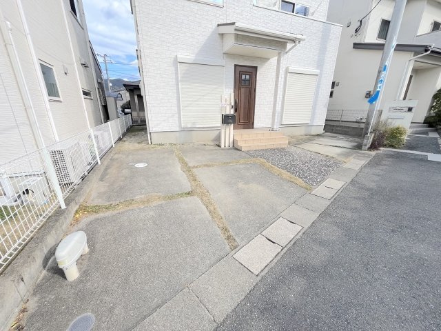 吉松２丁目戸建の駐車場