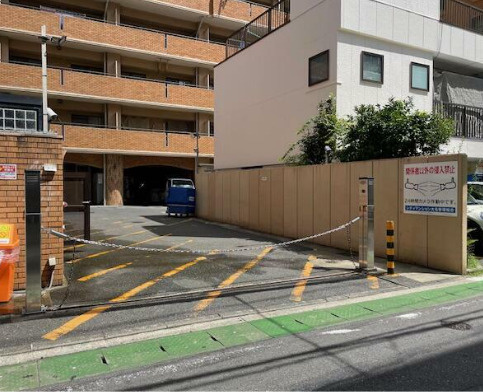 シティマンション大名の駐車場