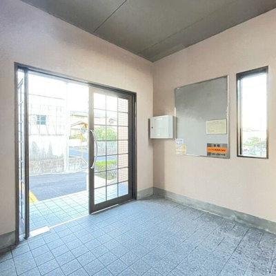 【ロビー】 | サンロイヤル左右木