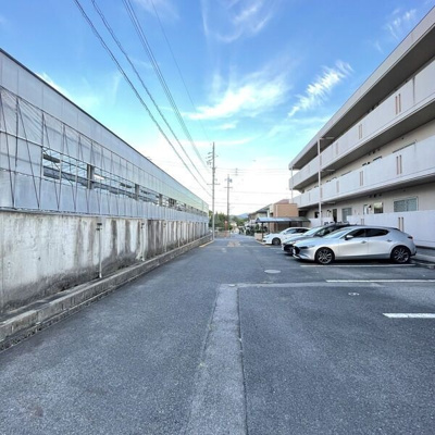 【駐車場】 | サンロイヤル左右木