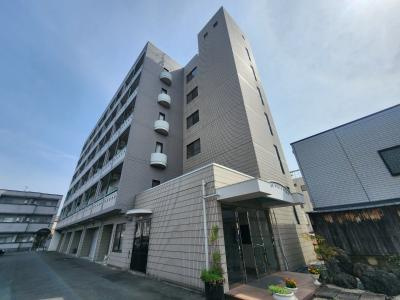 WEST VILLA OIKE（ウエストヴィラオイケ）の外観