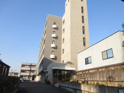 WEST VILLA OIKE（ウエストヴィラオイケ）の外観