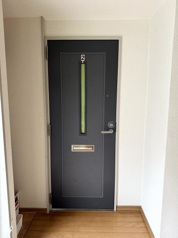 コートハウスの玄関