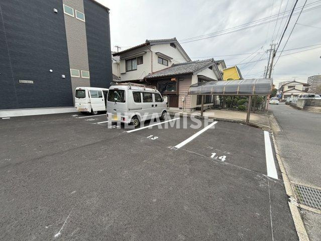 ミライ旭町の駐車場