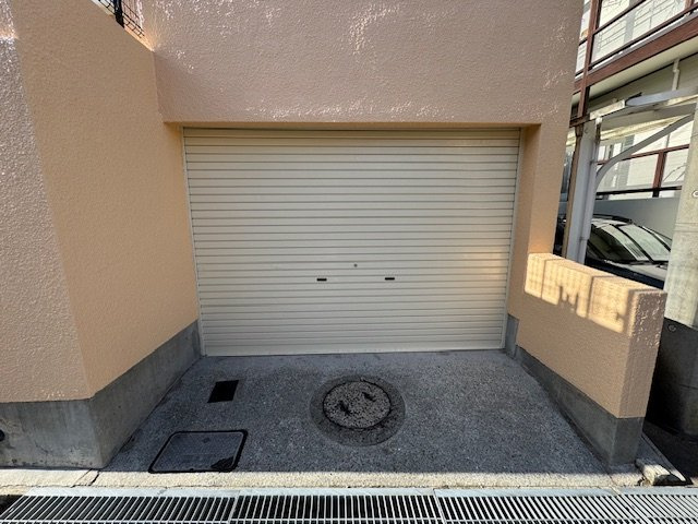 御池台一戸建ての駐車場