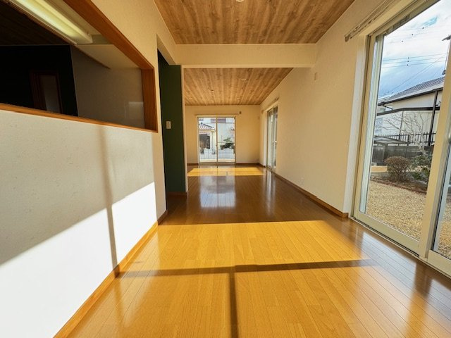 御池台一戸建ての居間・リビング