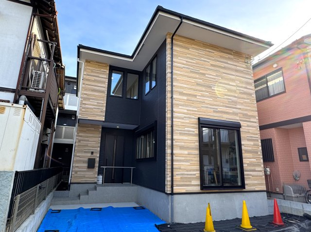 三郷市三郷１丁目新築戸建【早稲田小学校：8分】の外観|完成済み内覧可能です！