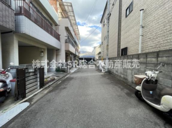 松原１丁目中古戸建の前面道路含む現地写真|弊社は中古戸建のご紹介、その後のリフォームのご提案、
賃貸物件のご紹介、すべてご対応可能です。
お客様にあったプランをご提案致します。
まずはお問合せ下さいませ。