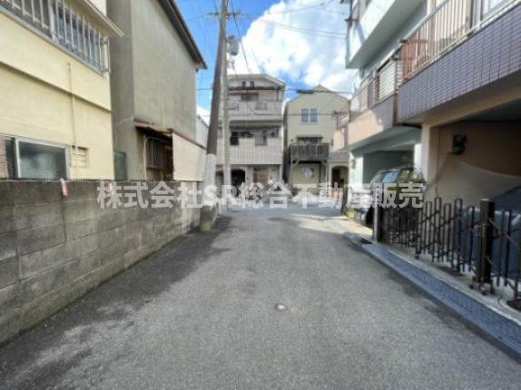 松原１丁目中古戸建の前面道路含む現地写真|弊社は住宅ローンに自信がございます。
お客様にあった銀行をご紹介いたします。
お悩みの方は弊社までお気軽に
ご相談下さいませ。