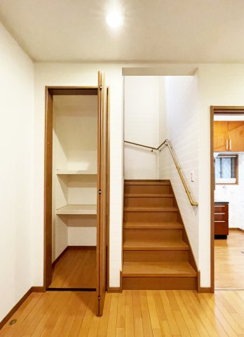 八万町橋本一戸建の内装