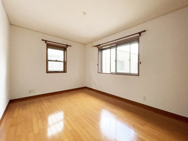 八万町橋本一戸建の居間・リビング