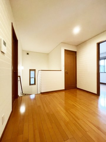 八万町橋本一戸建の居間・リビング