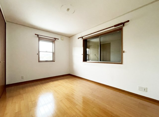 八万町橋本一戸建の居間・リビング