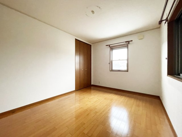 八万町橋本一戸建の居間・リビング