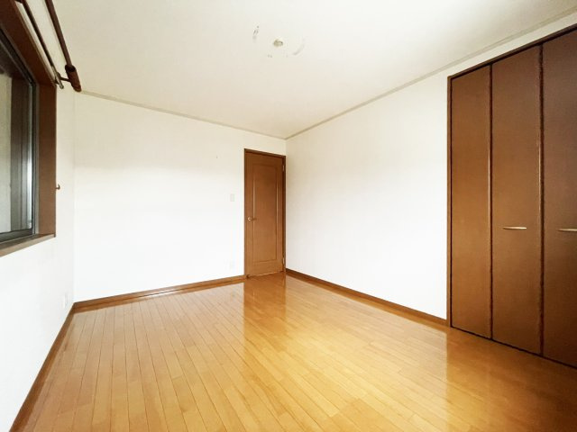 八万町橋本一戸建の居間・リビング