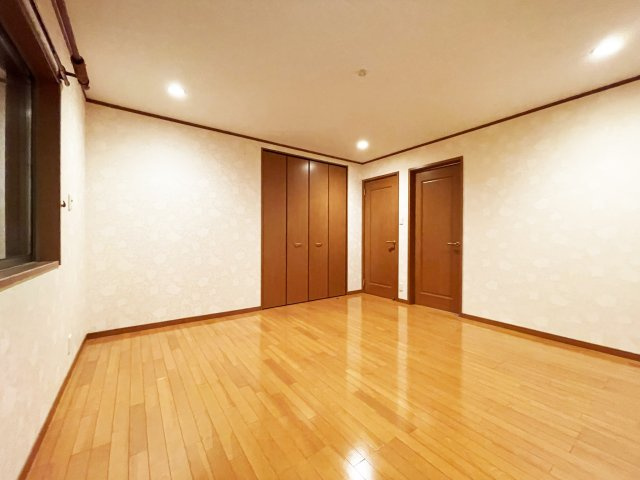 八万町橋本一戸建の居間・リビング