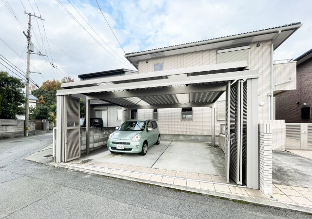八万町橋本一戸建の駐車場