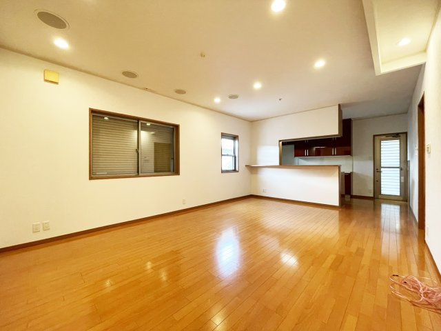 八万町橋本一戸建の居間・リビング