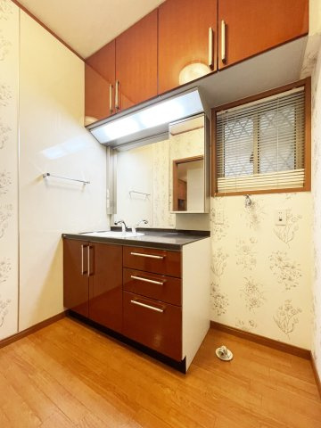 八万町橋本一戸建の洗面所