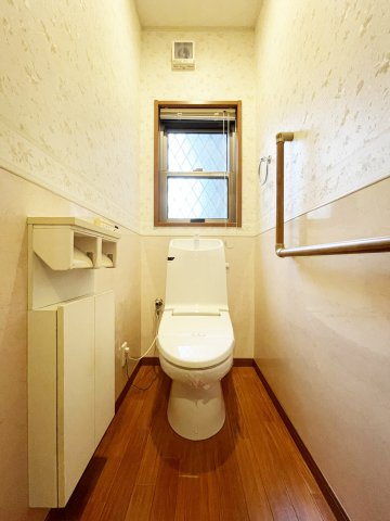 八万町橋本一戸建のトイレ