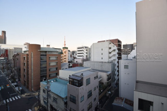 【展望】 | 眼前に広がる空の雄大さと、このお部屋の自慢の一つである「眺望」をご覧ください。毎日、この景色を独り占めできる新生活に夢が広がります。～即日のご見学可能～　お問合せはお気軽にどうぞ。