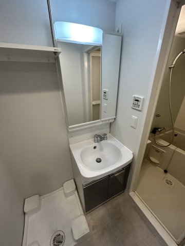 レジュールアッシュ塚本レジデンスの独立洗面台