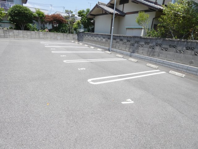 天使堂びるの駐車場