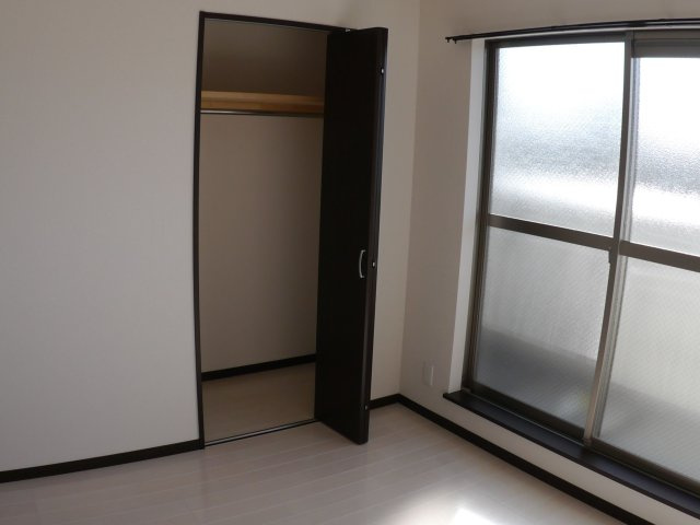 【収納】 | リテラ箱崎南Ⅱ | 別号室の写真になります。現況優先。