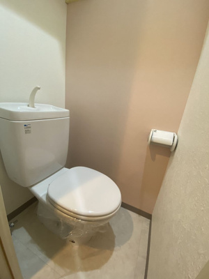 【トイレ】 | ラフィネス薬院イーストタワー | 別号室の写真になります。現況優先。