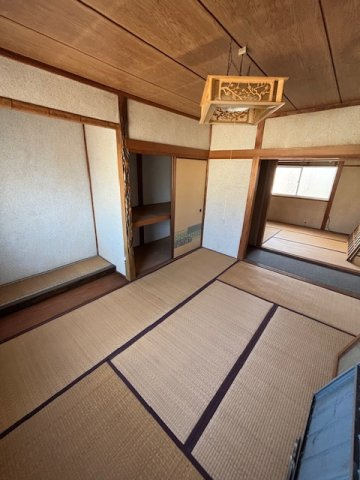 高槻市宮之川原1丁目　中古戸建の和室|落ち着いた雰囲気の和室付きです