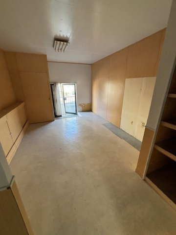 高槻市宮之川原1丁目　中古戸建の居間・リビング|ゆったりとしたリビングです