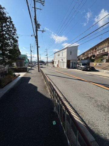 高槻市宮之川原1丁目　中古戸建の前面道路含む現地写真|前面道路含む現地写真です