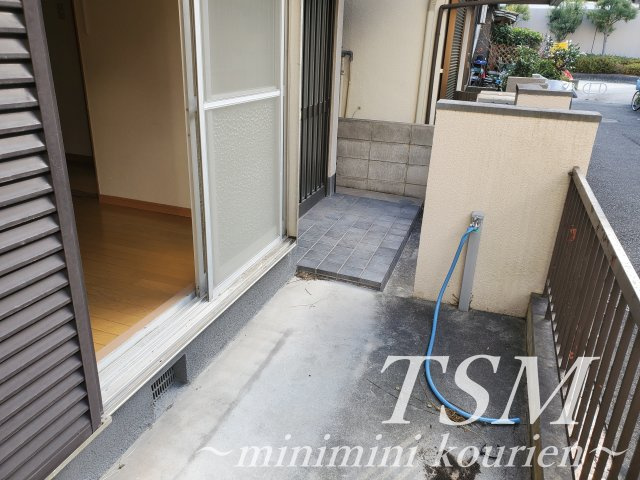 日新町一戸建貸家の庭