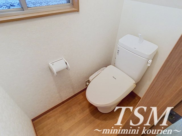 日新町一戸建貸家のトイレ