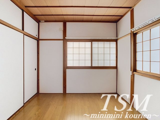 日新町一戸建貸家の洋室