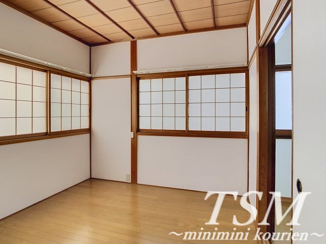 日新町一戸建貸家の洋室