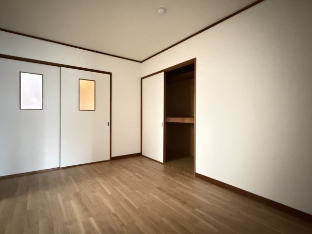 ローズハイツの居間・リビング