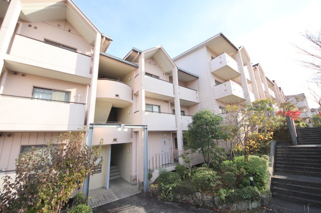 ヒルクレストあやめ池のロビー